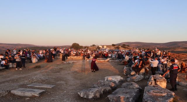 20 asırlık tapınakta gün batımı konseri düzenlendi