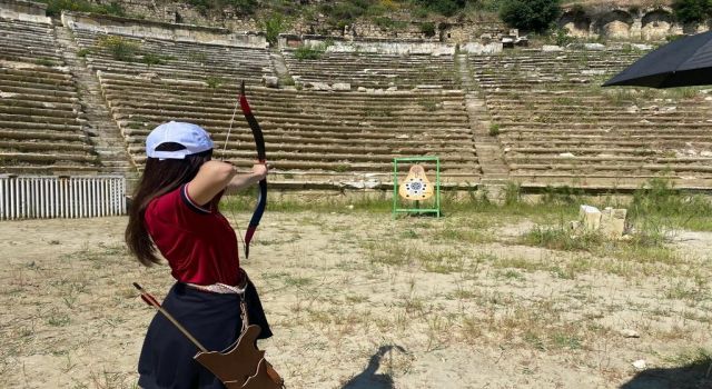 Yarışlar kenti Magnesia, büyük stadyumu ile ilgi topluyor 