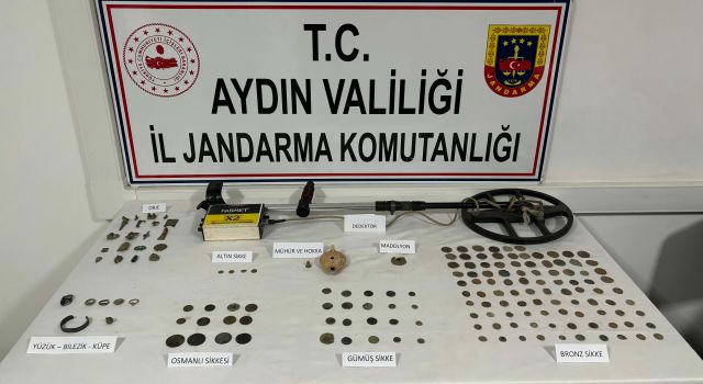 Elindeki tarihi eserlerle suçüstü yakalandı