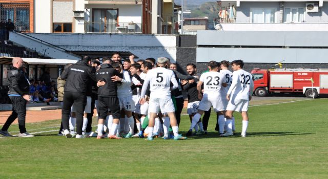 Naz Naz Ankara Demirspor'u ağırladı 