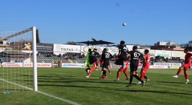 NAZİLLİ BELEDİYESPOR: 1 ALTINORDU : 1  