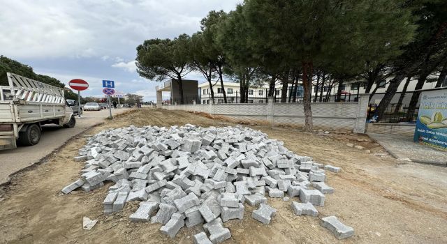 Karacasu İlçe Devlet Hastanesi’nin yol çalışmaları aralıksız sürüyor 