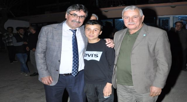 İnal mahalle ziyaretlerini aralıksız sürdürüyor