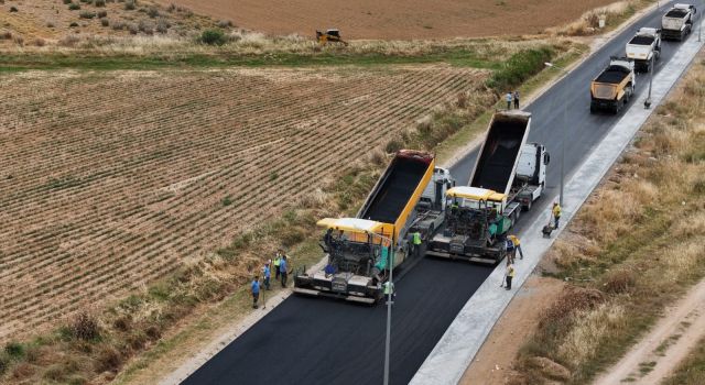 AYDIN BÜYÜKŞEHİR BELEDİYESİ KENTİN DÖRT BİR YANINDA YOL YAPIM ÇALIŞMALARINA DEVAM EDİYOR