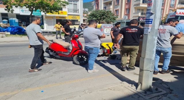 Motosikletler kafa kafaya çarpıştı: 1 ölü