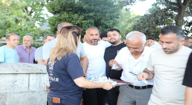 Aydın Büyükşehir Belediyesi vatandaşlarla bayramlaştı