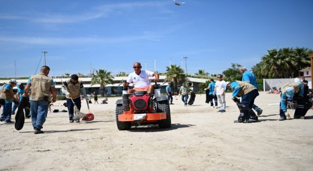 Kuşadası halk plajlarına 'bayram' dokunuşu