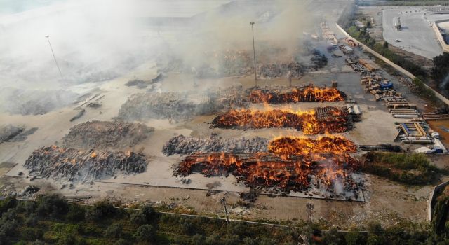 Söke Kipaş Kağıt Fabrikası'ndaki yangın 16 saattir devam ediyor