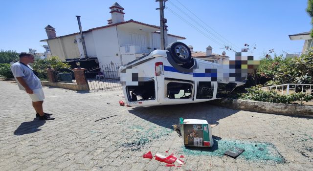 El freni tam çekilmeyen resmi araç sitenin bahçesine uçtu