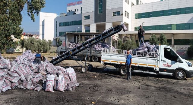 Nazilli'de ihtiyaç sahibi aileler için kömür yardımı sürüyor