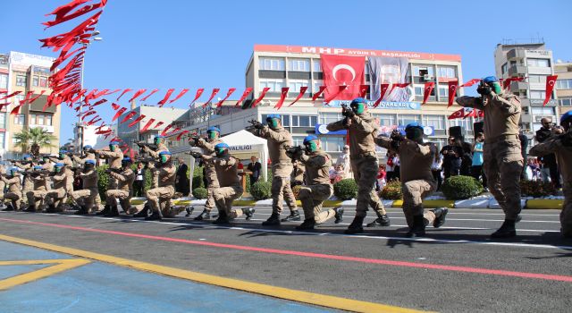 Aydın’da 29 Ekim Cumhuriyet Bayramı coşkuyla kutlandı