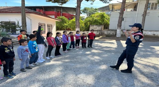 Bozdoğan'da öğrencilere ağaç sevgisi aşılandı, tohum topları ormanlara bırakıldı