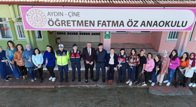 Jandarma, öğretmenleri unutmadı