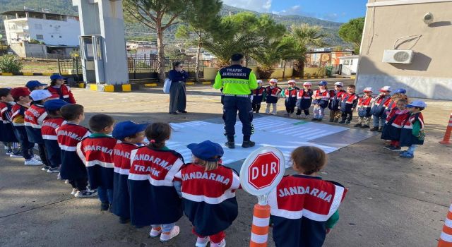 Jandarmadan Çine'de trafik eğitimi