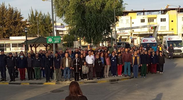 Nazilli Devlet Hastanesinde sağlık çalışanları Atatürk’ü andı