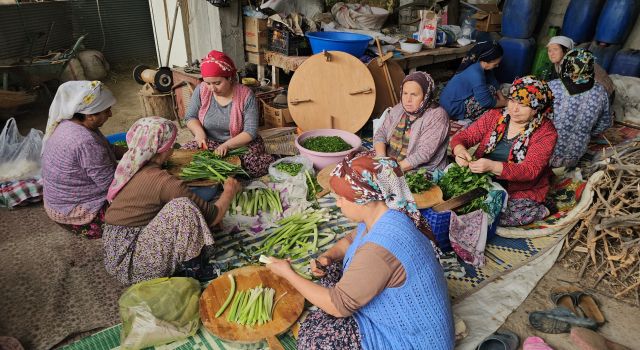 Nazilli'de kadınlardan yağmur için gözleme hayrı