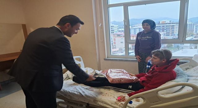 Başhekim Akkaya’dan çocuklara yılbaşı sürprizi