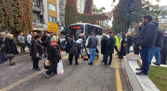 Motosiklet halk otobüsü ile çarpıştı: 1 yaralı