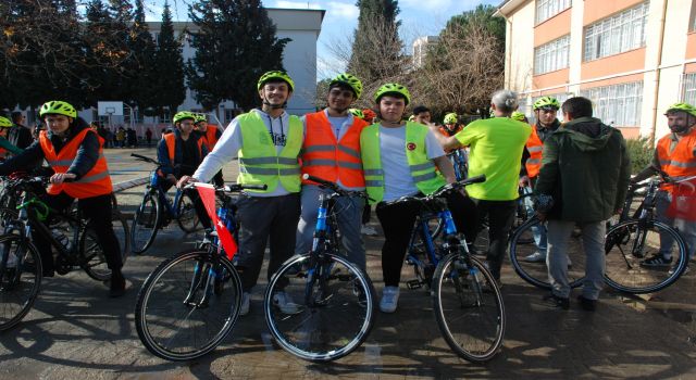 Çevre bilinci ve sağlıklı yaşam için pedal çevirdiler