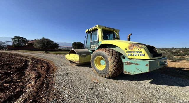 Karacasu’da yol çalışmaları devam ediyor