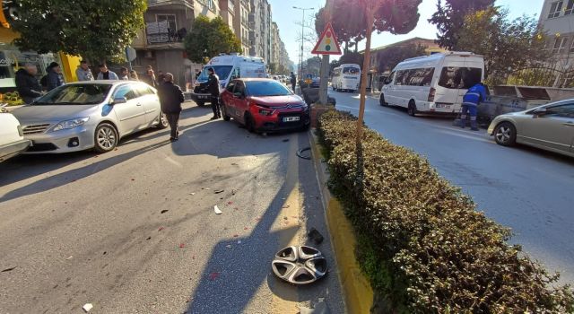 Aydın'da otomobiller çarpıştı: 3 yaralı