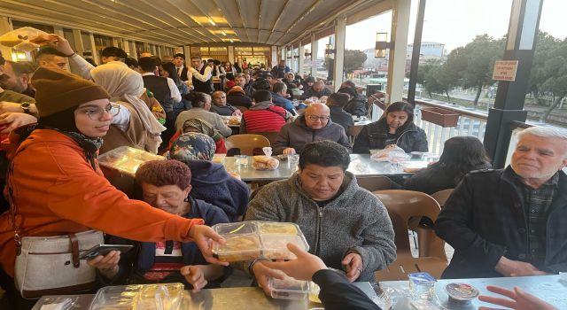 Aydın Vakıflar Bölge Müdürlüğü her gün 3 bin 800 kişiye iftar veriyor