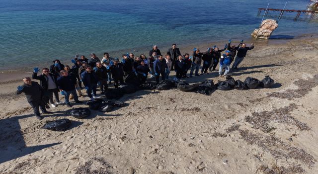 Dünya Su Günü'nde Kuşadası'nda kıyı temizliği yapıldı