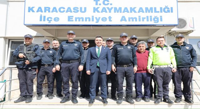 Kaymakam Gündoğdu bayramı görevi başında geçiren personelleri unutmadı