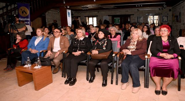 Kuşadası'nda 8 Mart kutlamaları başladı