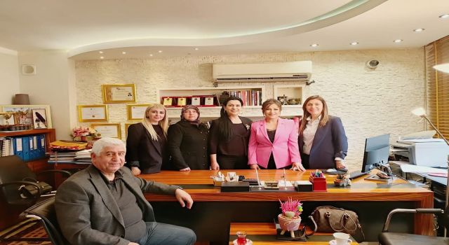 AK Parti Kadın Kolları’ndan Avukatlar Günü’ne Özel Ziyaret