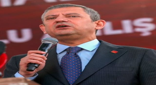 CHP Lideri Özgür Özel’e AKM’de Yumruklu Saldırı