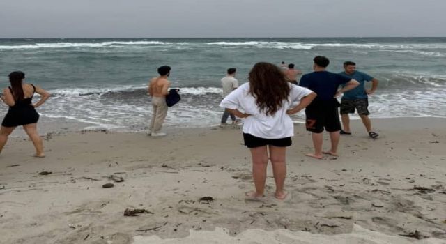 Denize giren genç boğuldu, arkadaşları sinir krizi geçirdi