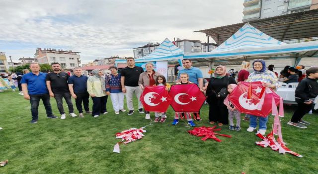 Gökyüzü Renklerle Şenlendi: Nazilli’de Uçurtma Şenliği Coşkusu