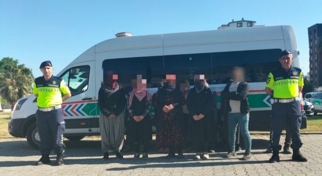 İzin belgesi bulunmayan 12 düzensiz göçmen yakalandı