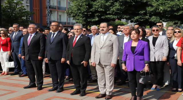 Nazilli’de 19 Mayıs Coşkusu: Kutlamalar Atatürk Anıtı’nda Başladı, Stadyumda Devam Etti