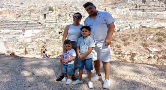 "Nazilli’de Aile Faciası: Eşi ve Çocuklarını Yakmakla Suçlanan İtfaiyeci Tutuklandı!"