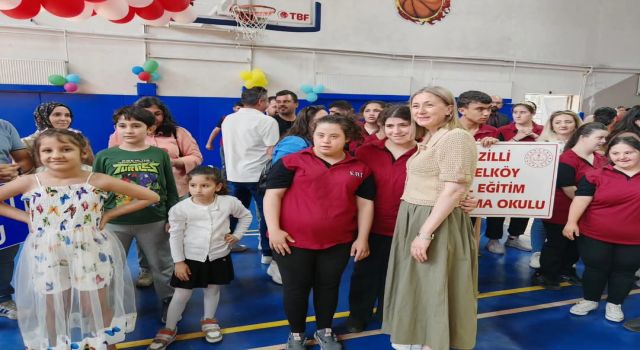 "Nazilli’de Özel Çocuklar Sahnedeydi: Şenlik Coşkusu Yürekleri Isıttı"