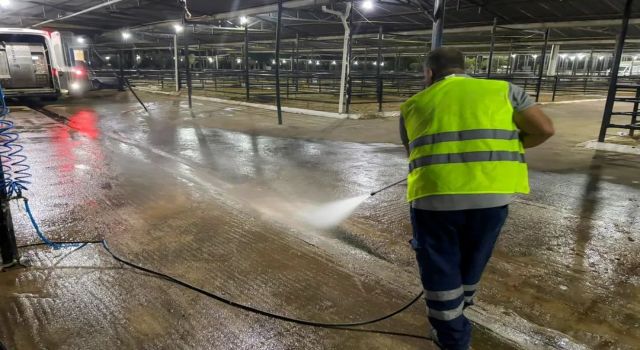 Aydın Efeler Belediyesi’nden Bayram Sonrası Temizlik Mesaisi