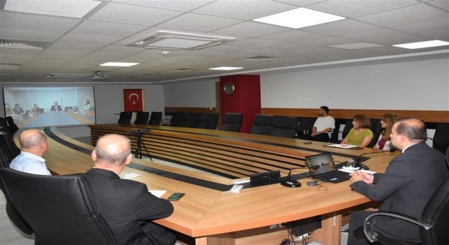 AYDIN’DA 80 YAŞ ÜSTÜ VE YATAĞA BAĞIMLI HASTALAR İÇİN E-RAPOR SÜRECİ MASAYA YATIRILDI