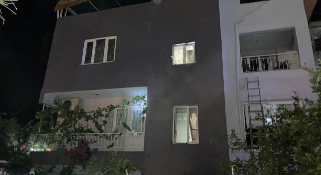 Aydın'da korkutan yangın: Mahsur kalan kadın demir parmaklıkları kesilerek kurtarıldı