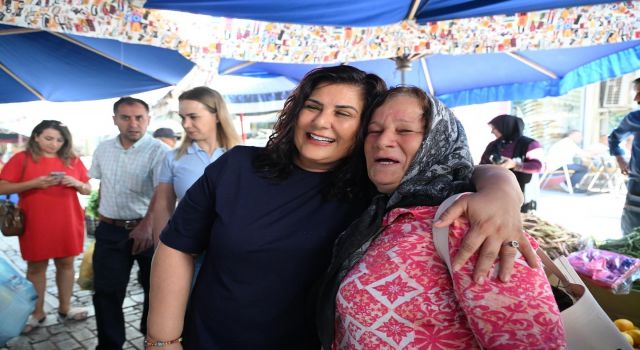 Başkan Çerçioğlu Salı Pazarı’nda vatandaşlarla buluştu