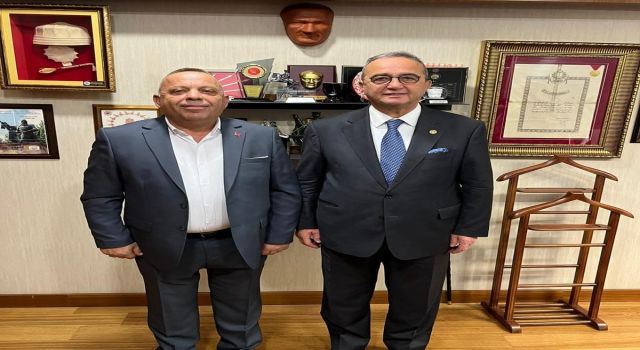 Başkan Özel'den Aydın Milletvekili Bülent Tezcan'a tebrik