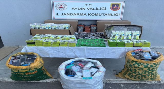 Gümrük kaçağı cep telefonu aksesuarı ele geçirildi