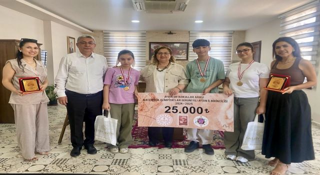 Kaymakam Doğru, il birincisi olan öğrencileri ödüllendirdi