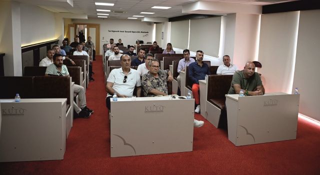 Kuşadası'nda seyahat acentaları ve esnaf temsilcileri bir araya geldi