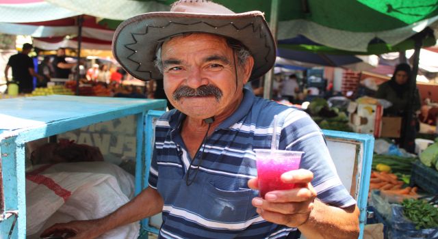 Sedat amca, pazarın ateşini düşürüyor