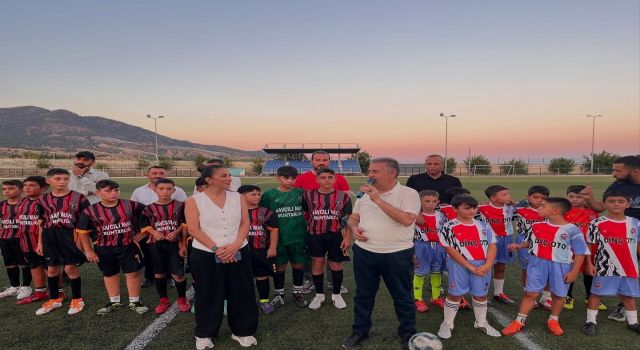 Buharkent'te 'Kentin Çocukları' futbol turnuvasında ilk düdük çaldı