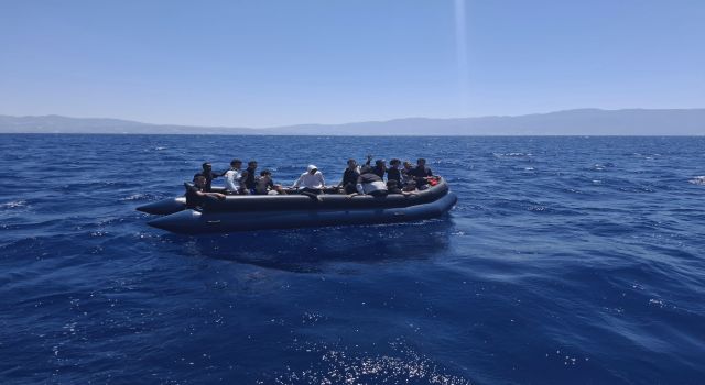 Kuşadası'nda 22 düzensiz göçmen kurtarıldı