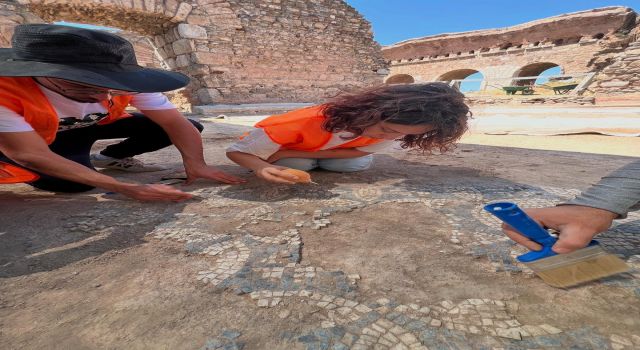 Tralleis'te çalışmalar mozaik havuzunda yoğunlaştırıldı