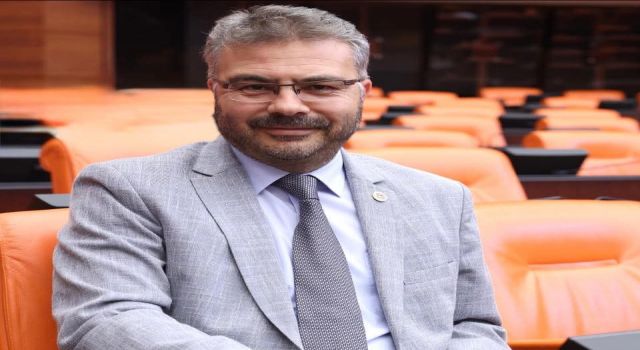 “AK Partili Özmen: ‘Miting Alanında Çoğunluk Aydınlı Değil’”